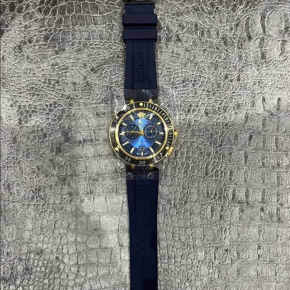 NIB Blue Versace Watch - Picture 12 of 13